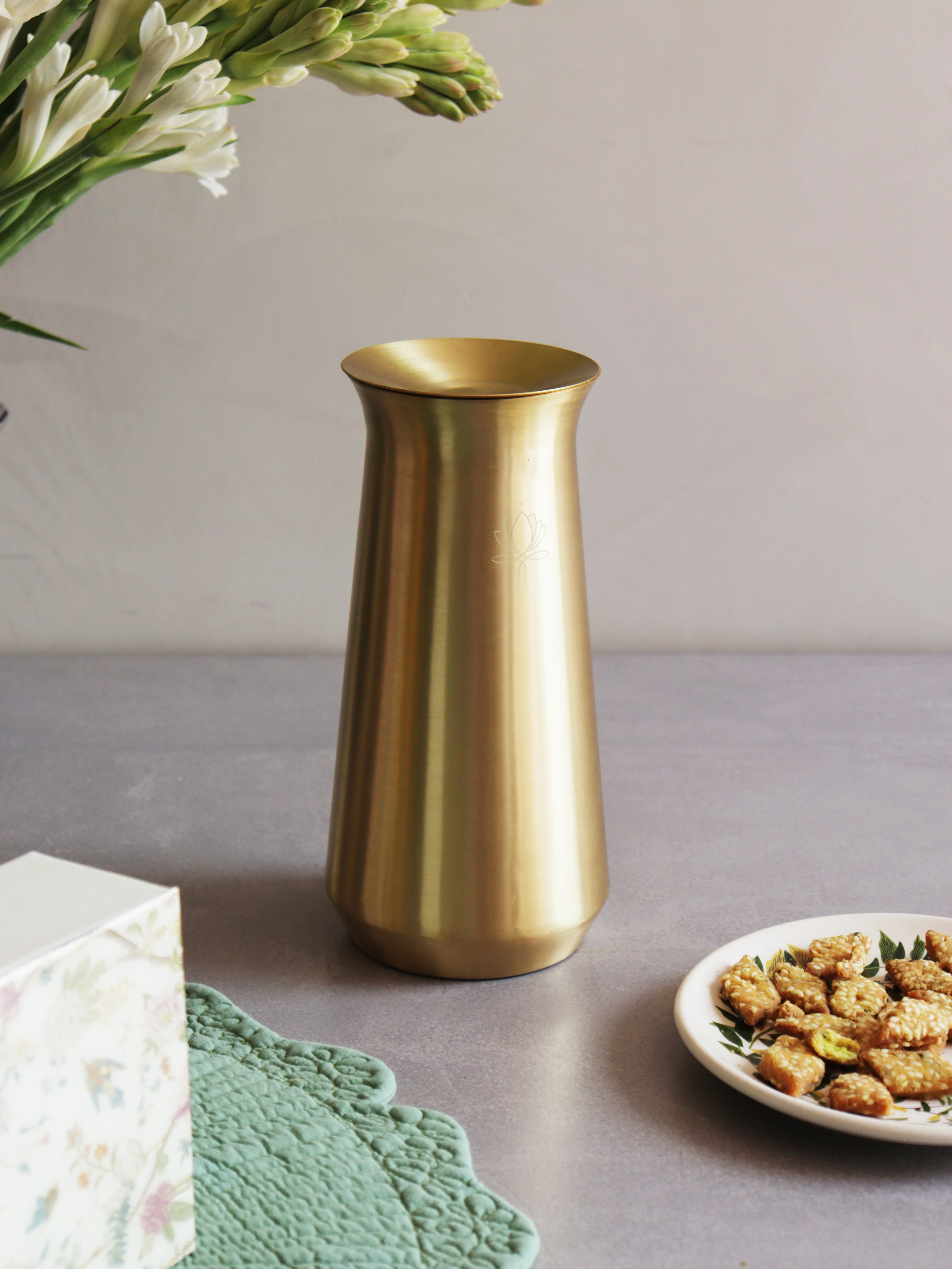 Brass jug - Image 2