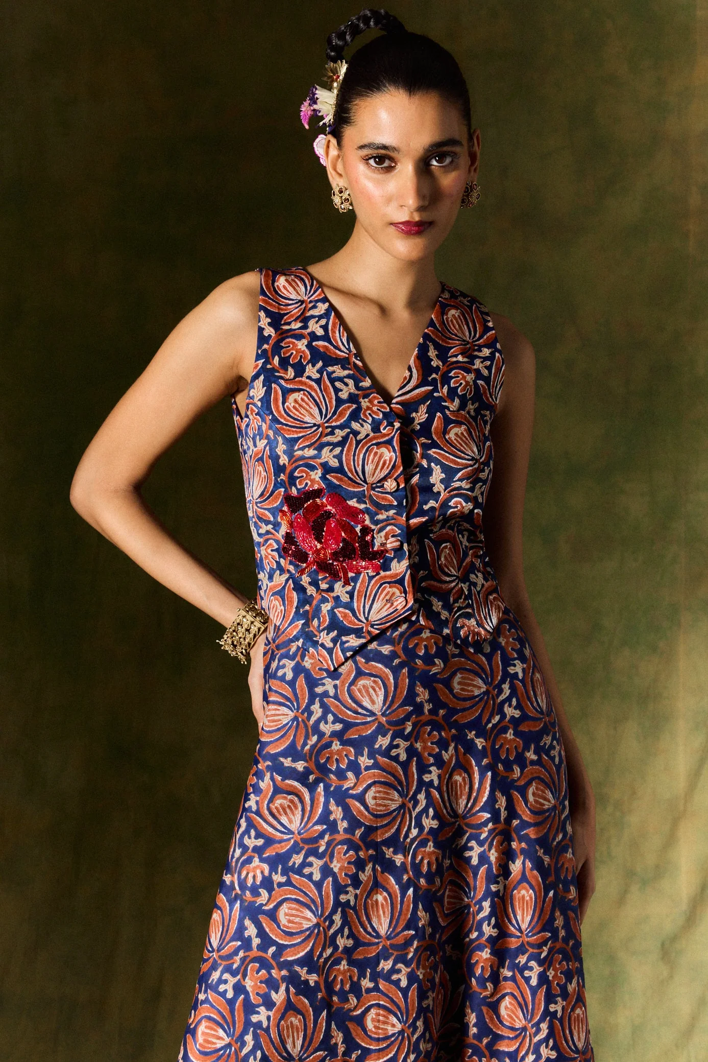 Inaaya Silk Waistcoat - Image 6