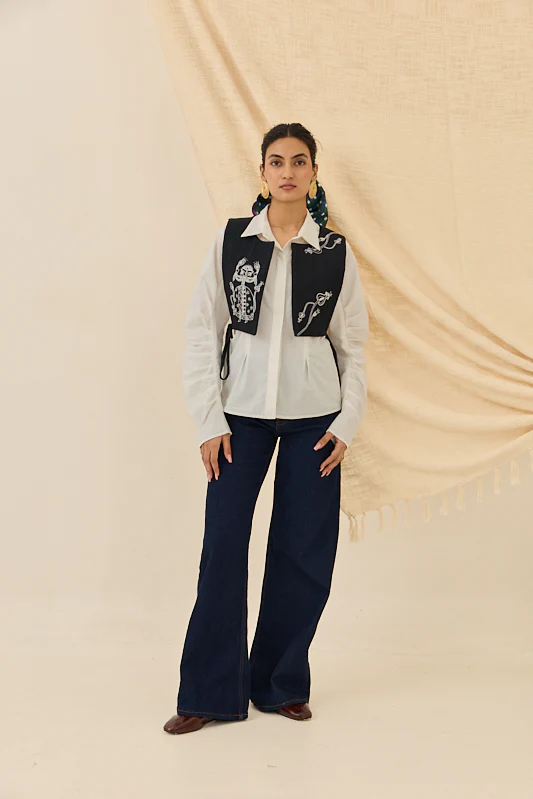 Jugnu Handloom Bib - Image 3
