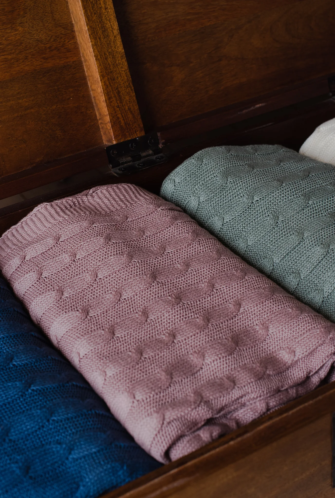Cable Knit Throw - Image 2