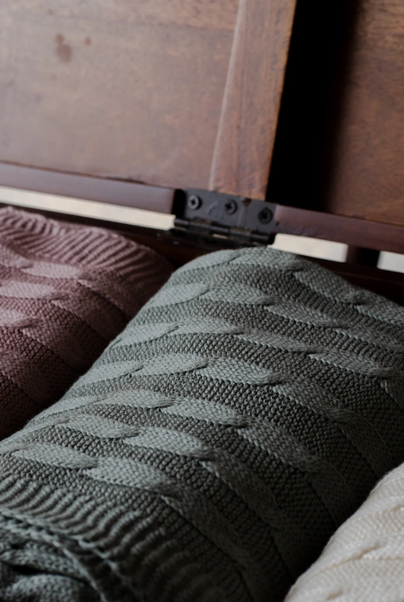 Cable Knit Throw - Image 3