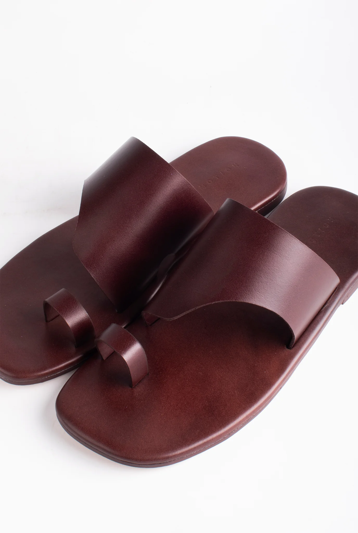 Monochrome open toe chappals