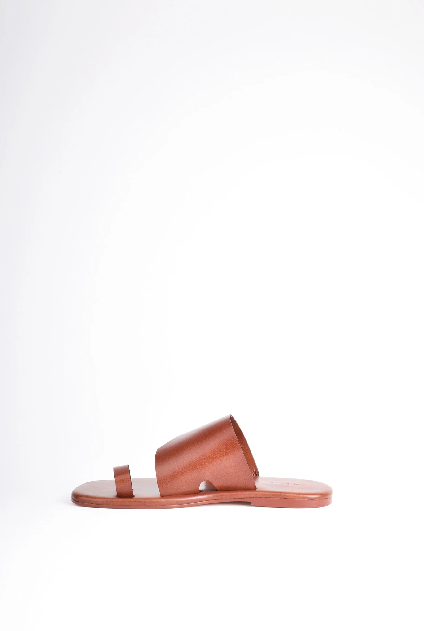 Monochrome open toe chappals - Image 4