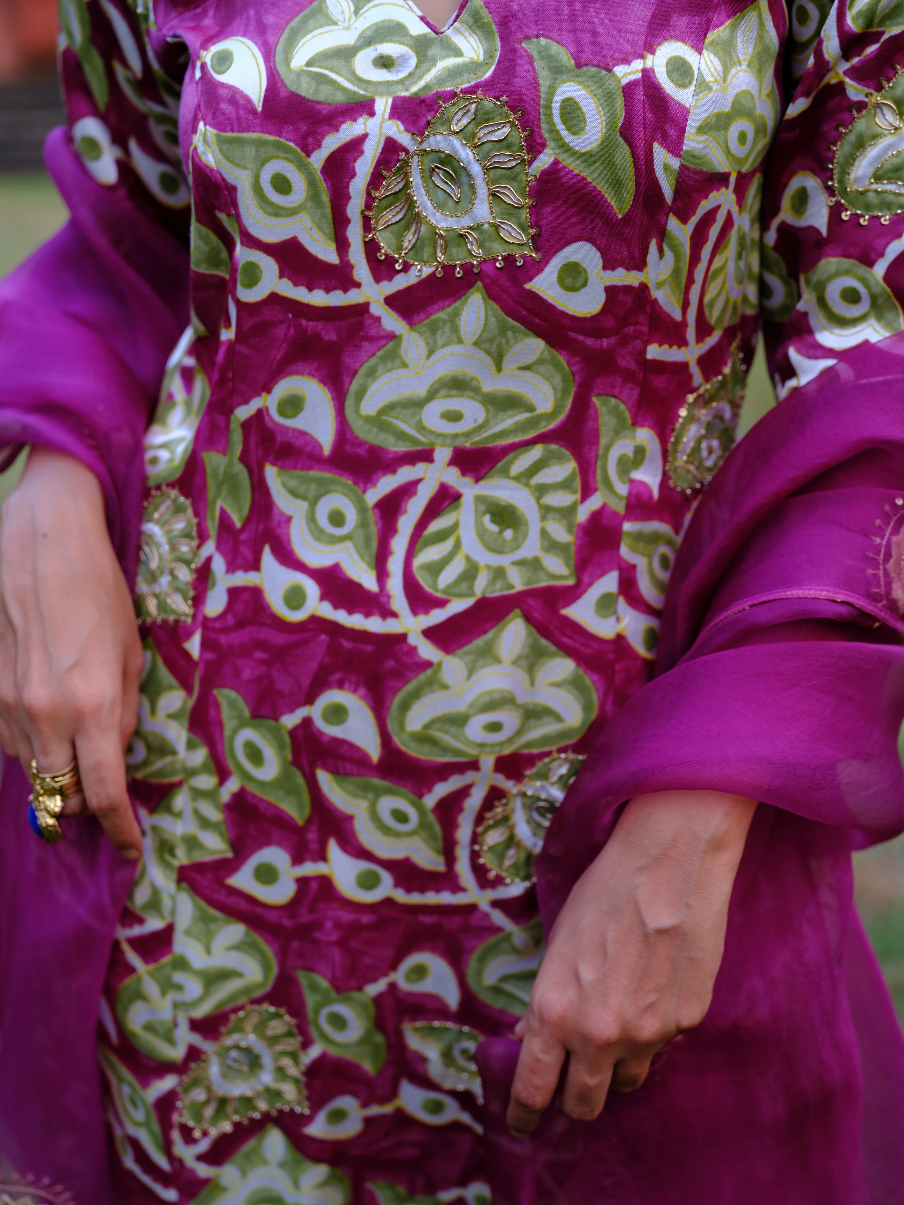 Velu Silk Kurta Set + Dupatta - Image 5
